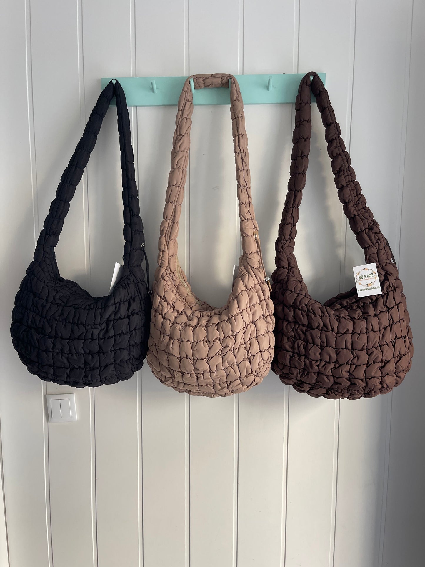 Bolso Maxi Scrunch beige - asa convertible fruncida