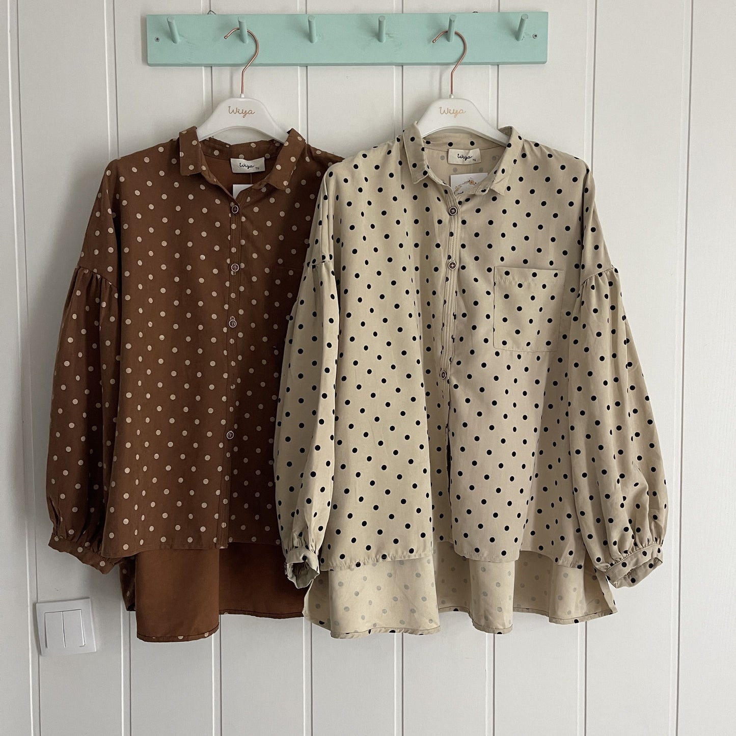Camisa Mila topos marrón