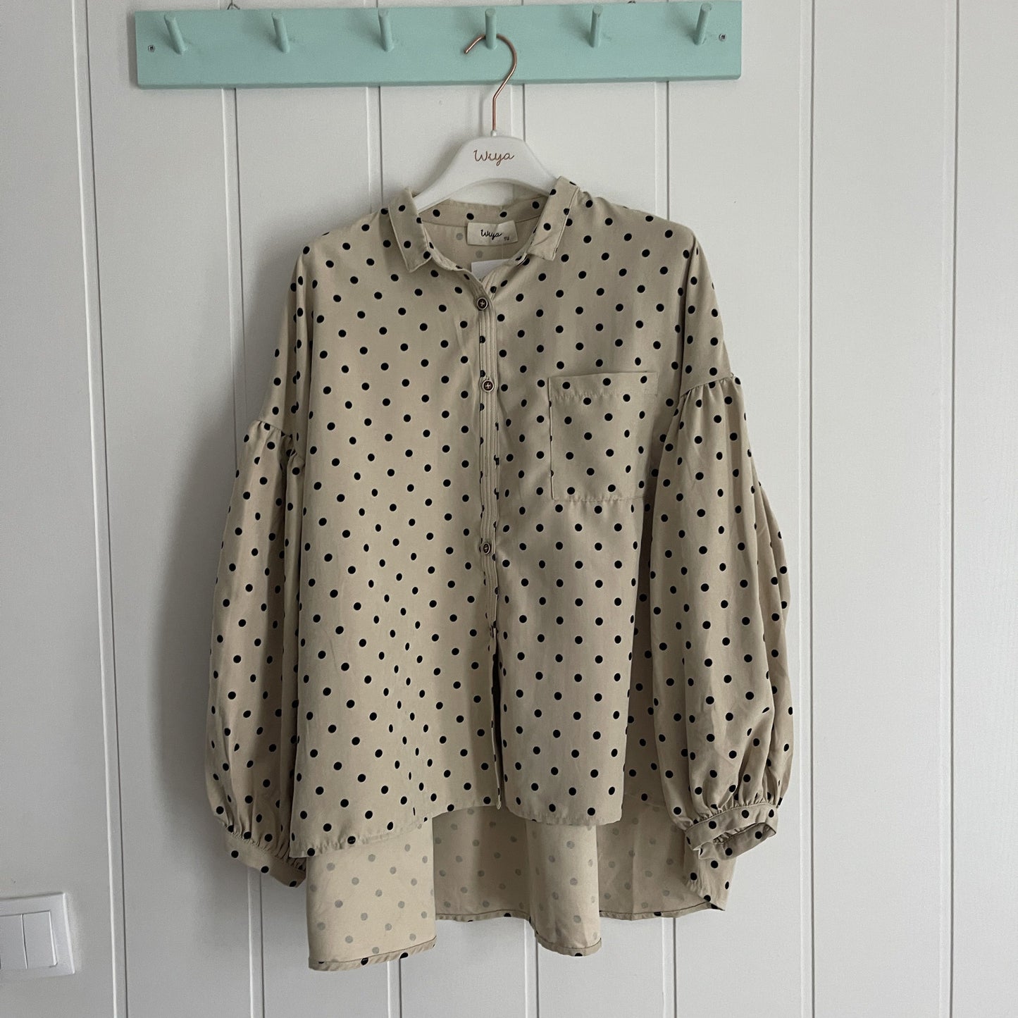 Camisa Mila topos beige