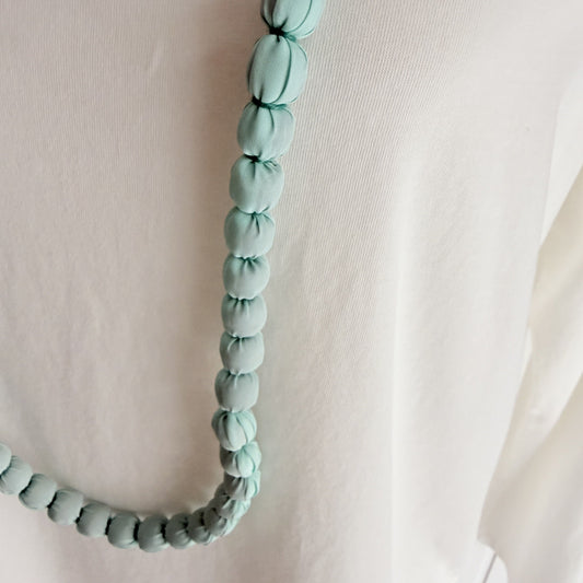 Maxi collar bolas seda turquesa