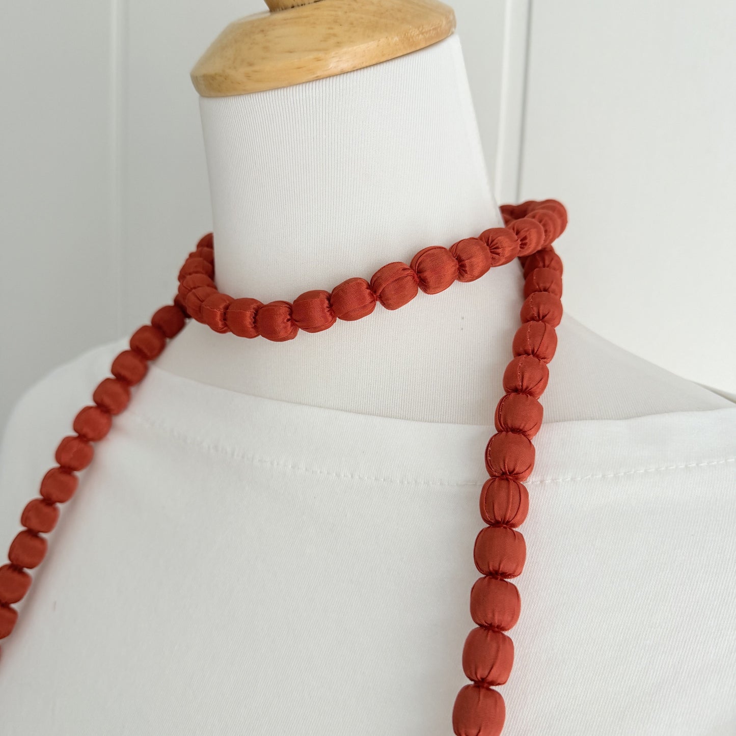 Maxi collar bolas seda caldera