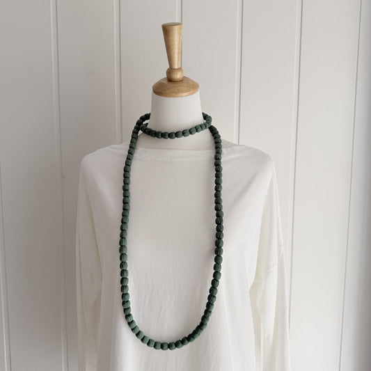 Maxi collar bolas seda verde