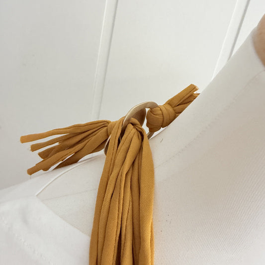 Collar Constelación mostaza