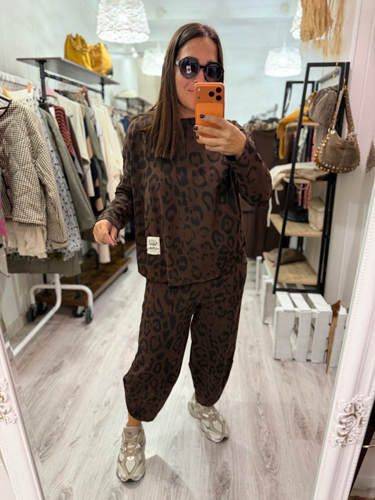 Conjunto Animal print oversize chocolate