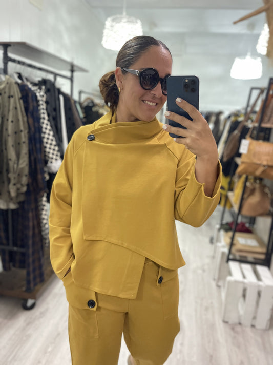 Pantalón Buttons punto roma mostaza