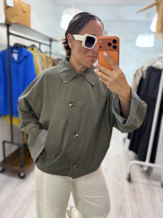 Gabardina Akari kaki