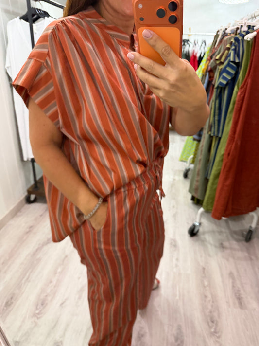 Conjunto Oversize rayas naranja y camel