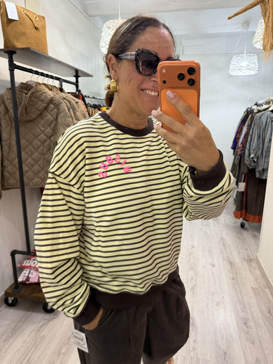 Sudadera Bisous amarillo y marrón