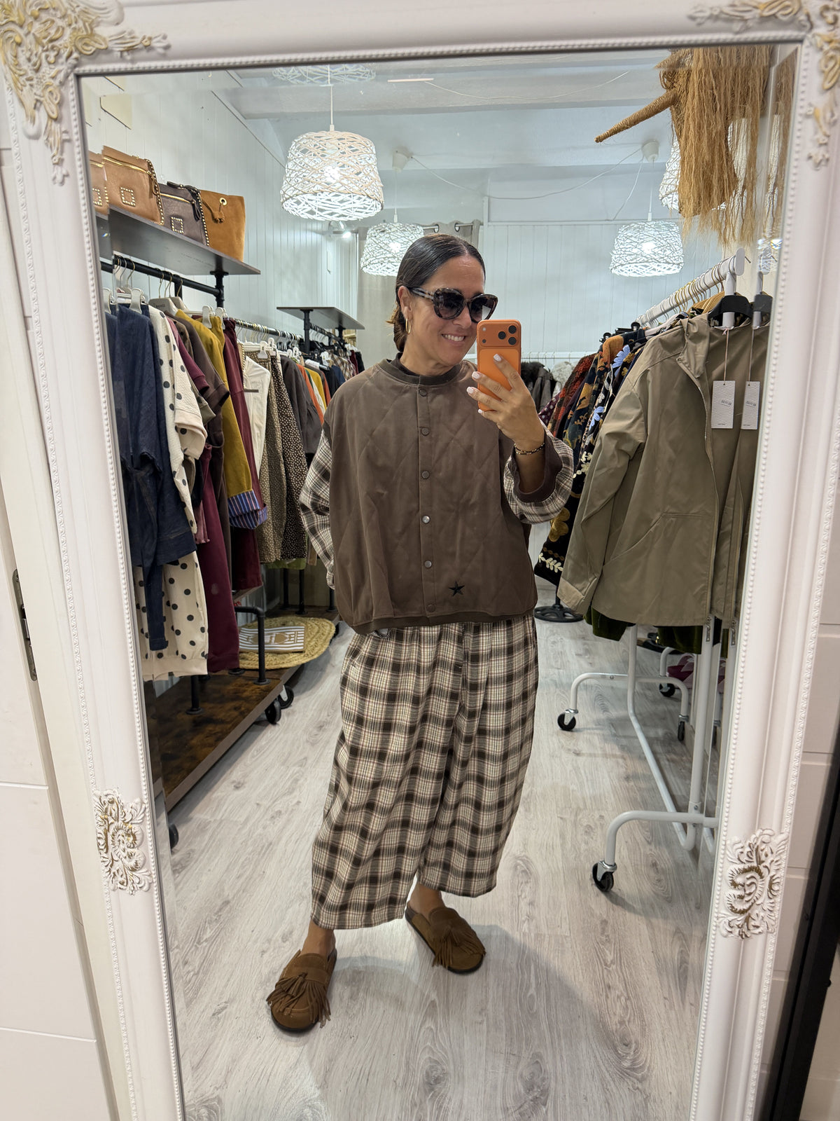 Conjunto Aiko tartan chocolate, beige y burdeos