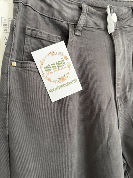 Pantalón Mom Fit talla grande gris