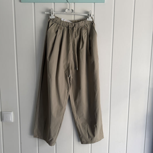 Pantalón Bolonia barrel beige