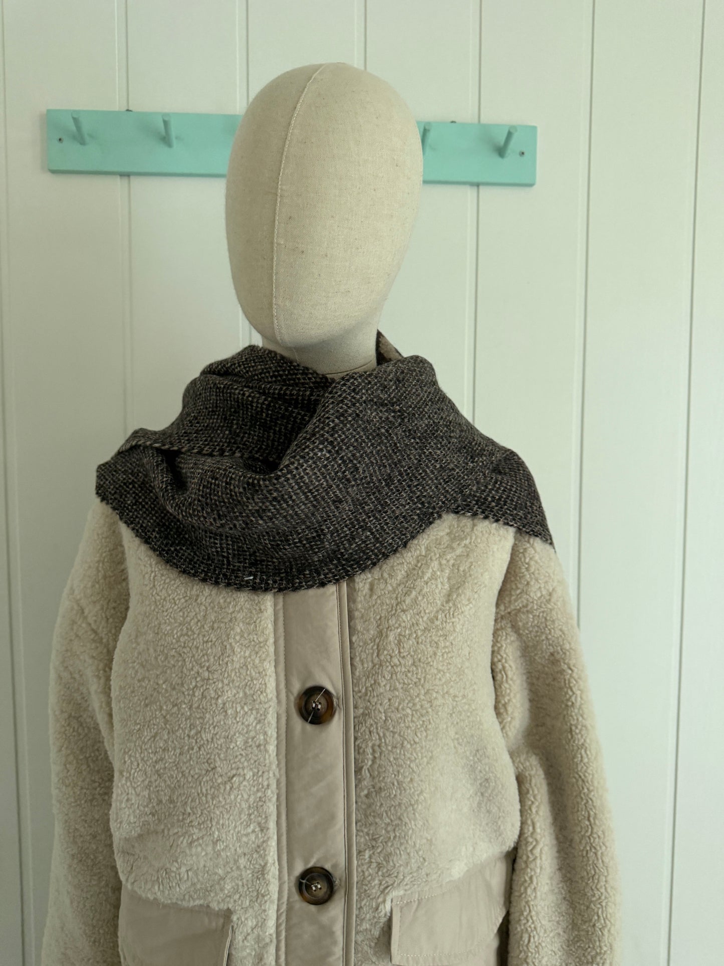 Bufanda bandana triangular animal print taupe