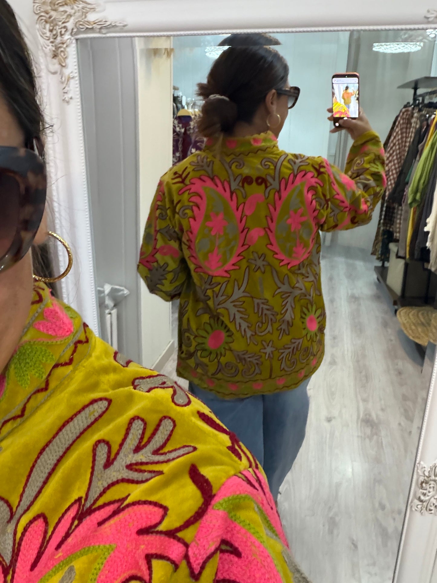 Chaqueta Suzani terciopelo lima, fucsia, burdeos y taupe