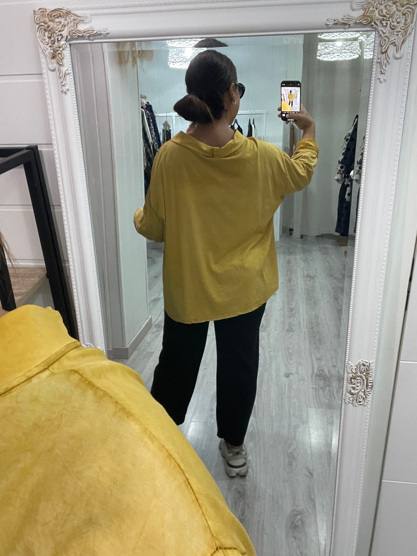 Camiseta Olivia oversize mostaza
