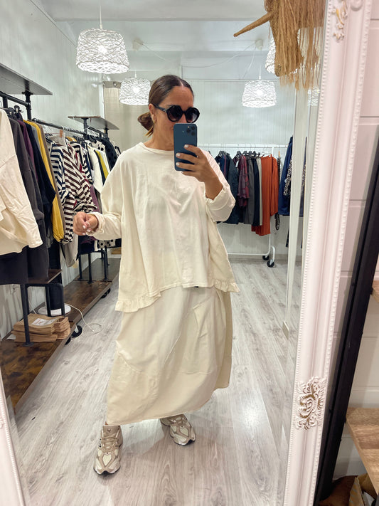 Camiseta Aichi oversize marfil