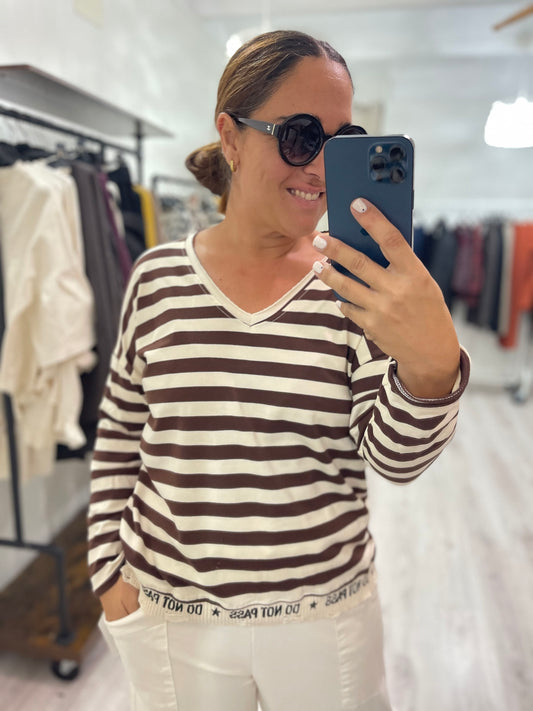 Sudadera Do not pass chocolate