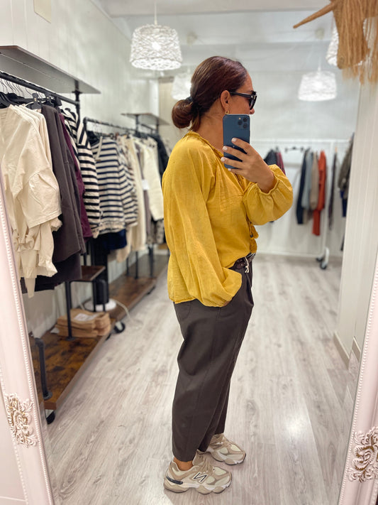 Blusa Pompón oversize mostaza