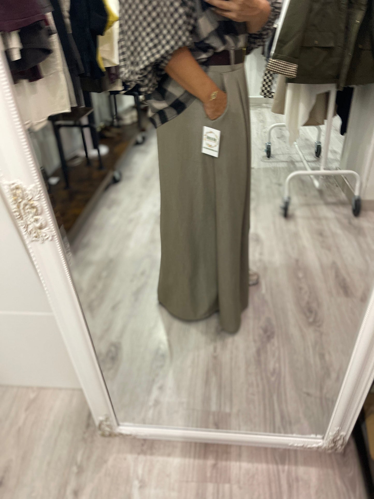 Pantalón Tessa efecto falda taupe