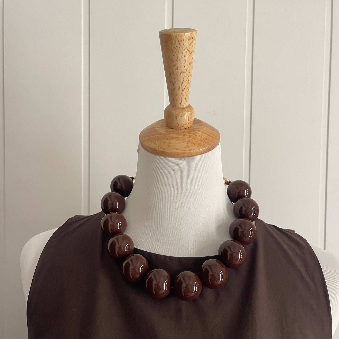 Collar Bolas chocolate