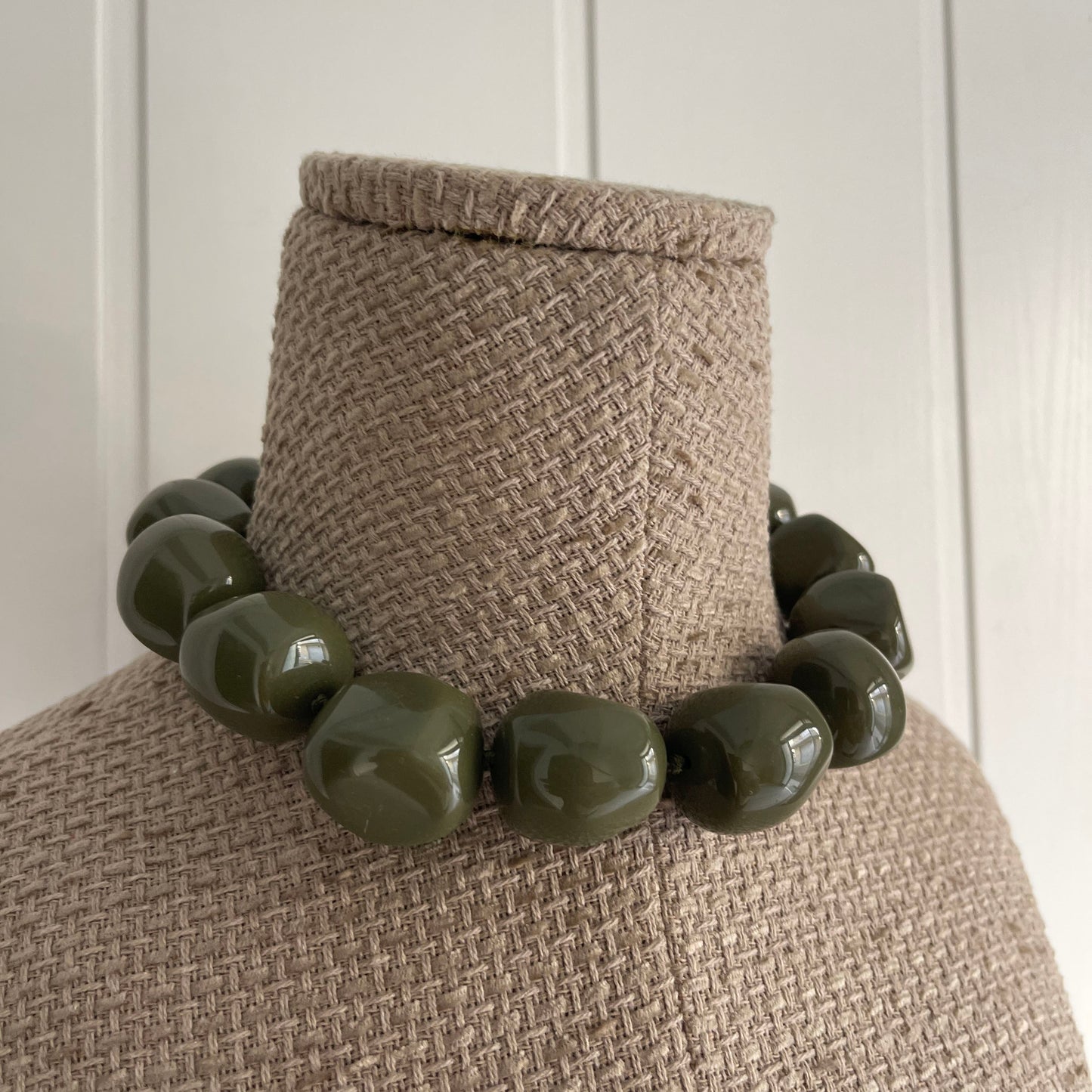 Collar Stone kaki