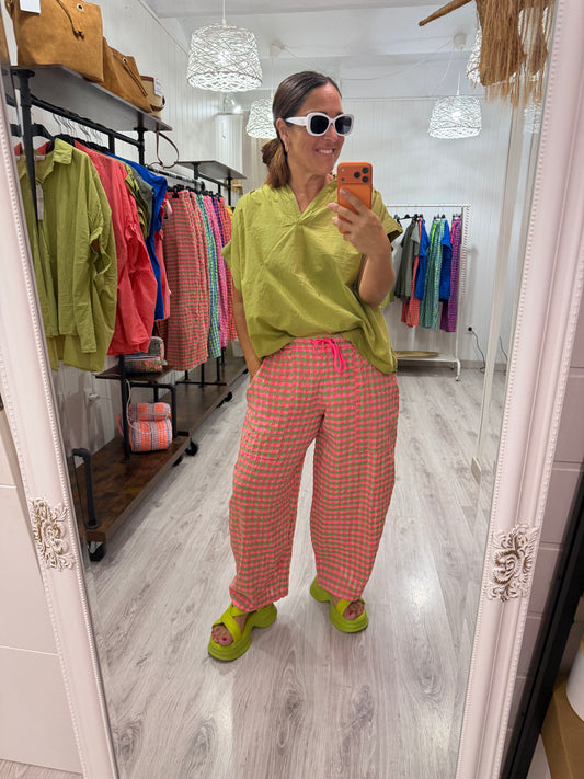 Pantalón vichy fluor coral y verde