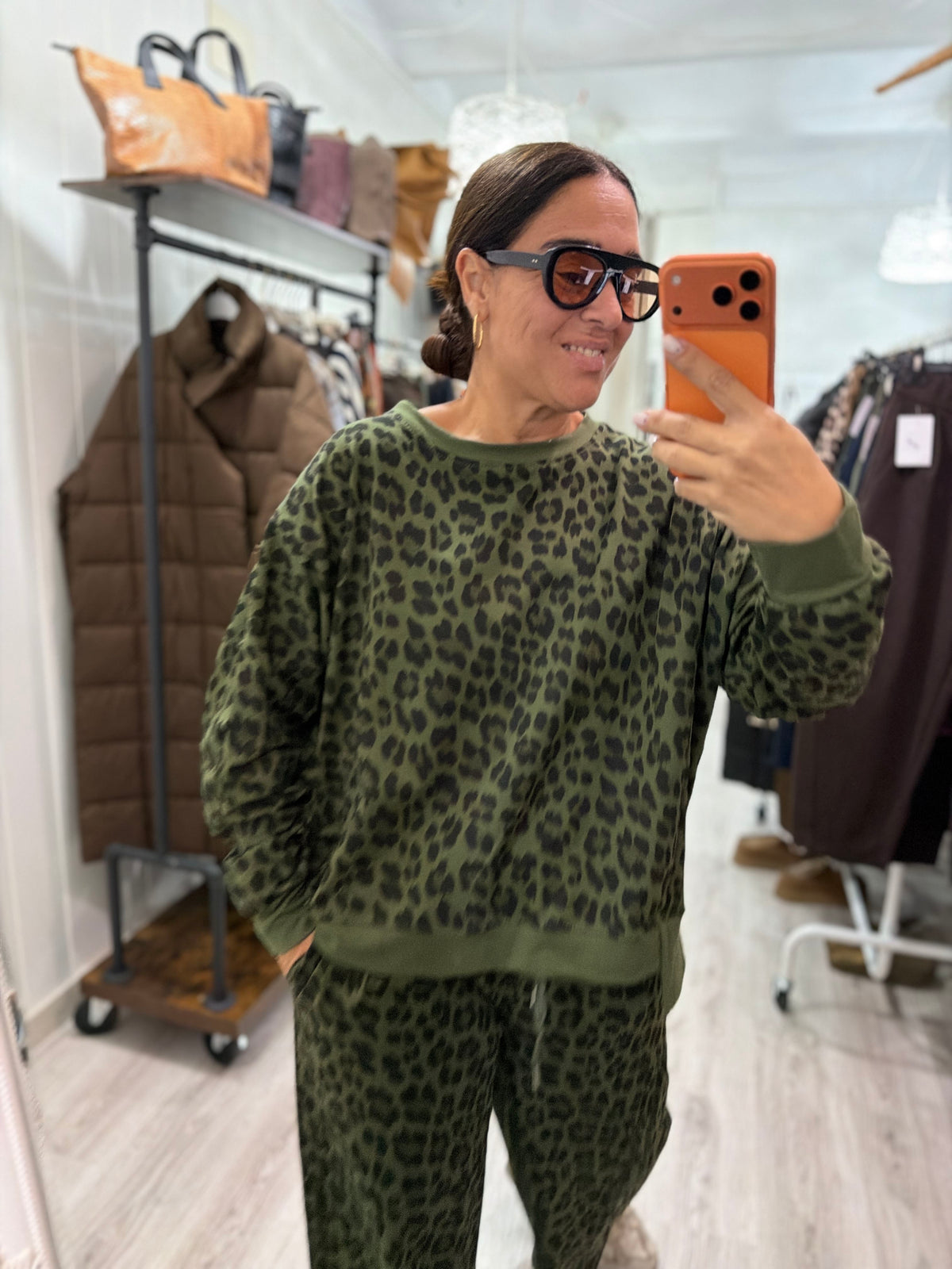 Conjunto Jogger animal print kaki