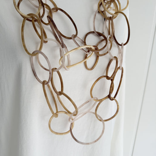 Maxi Collar Arandelas resina beige