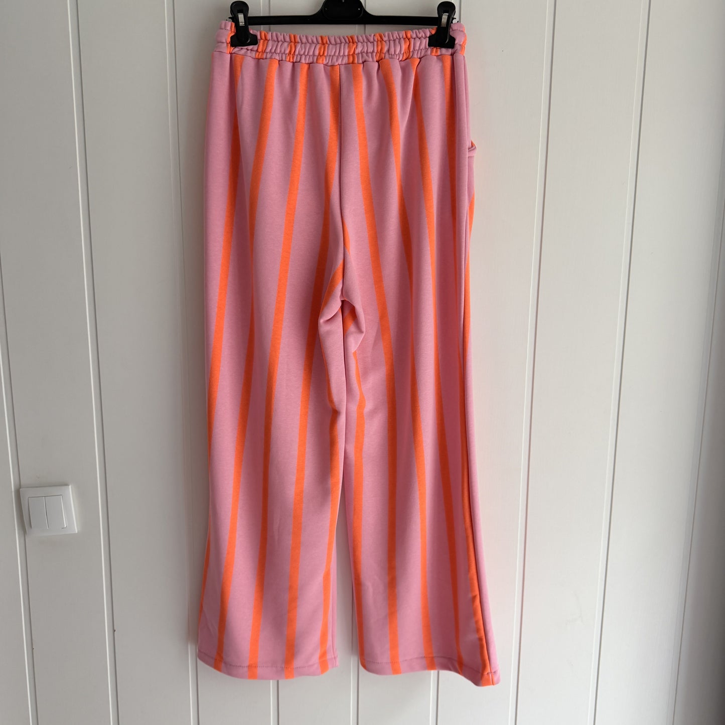 Pantalón Katia rayas contrastes rosa y naranja