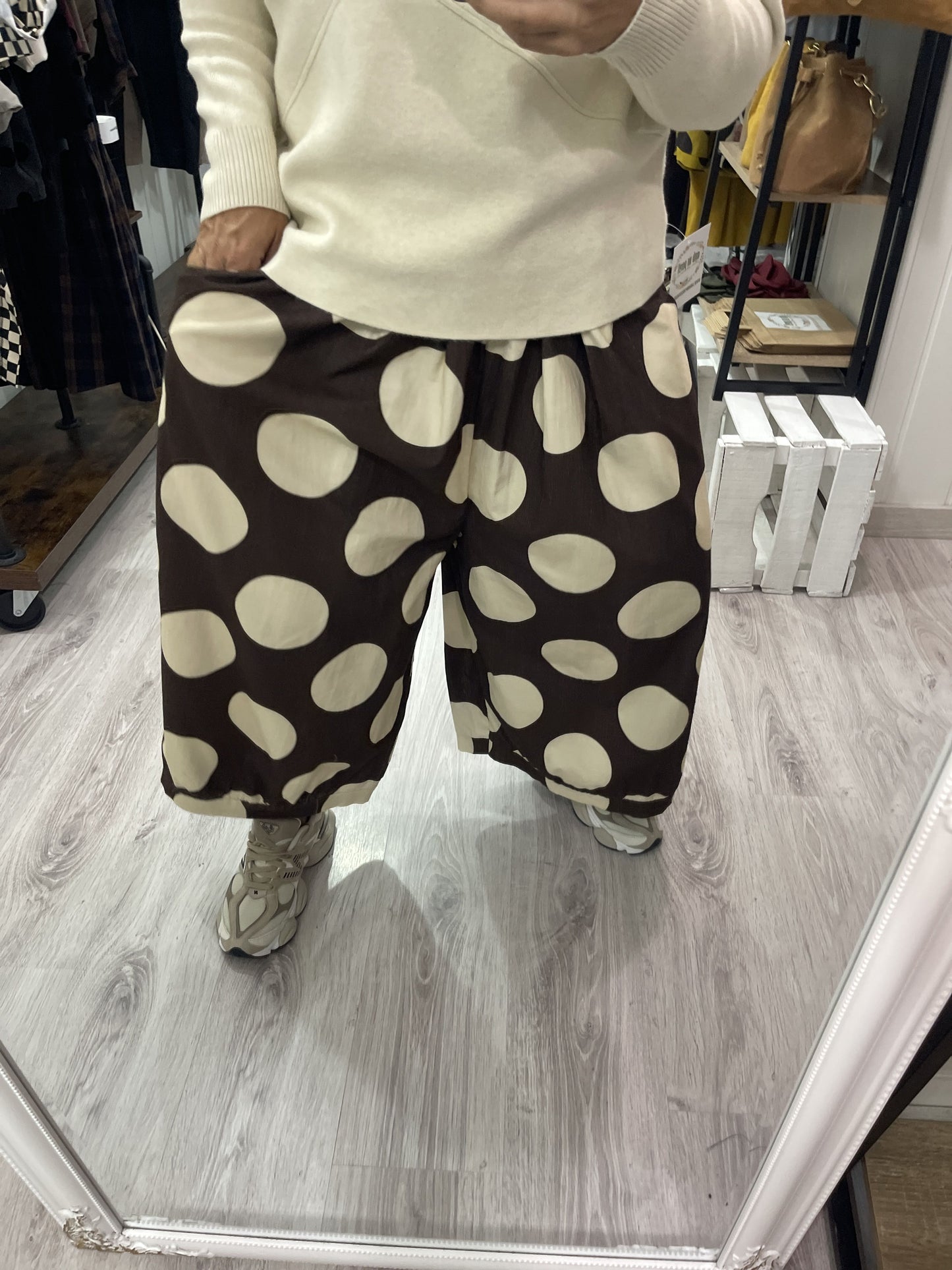 Pantalón Keiko micropana chocolate y beige