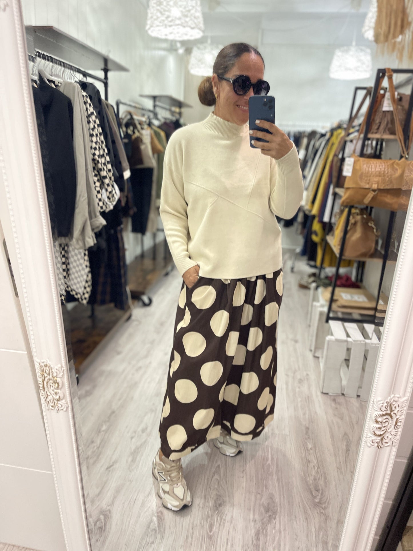 Pantalón Keiko micropana chocolate y beige