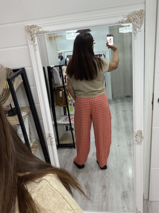 Pantalón vichy fluor coral y taupe