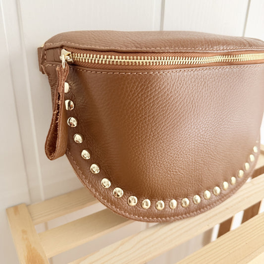 Riñonera piel tachas camel