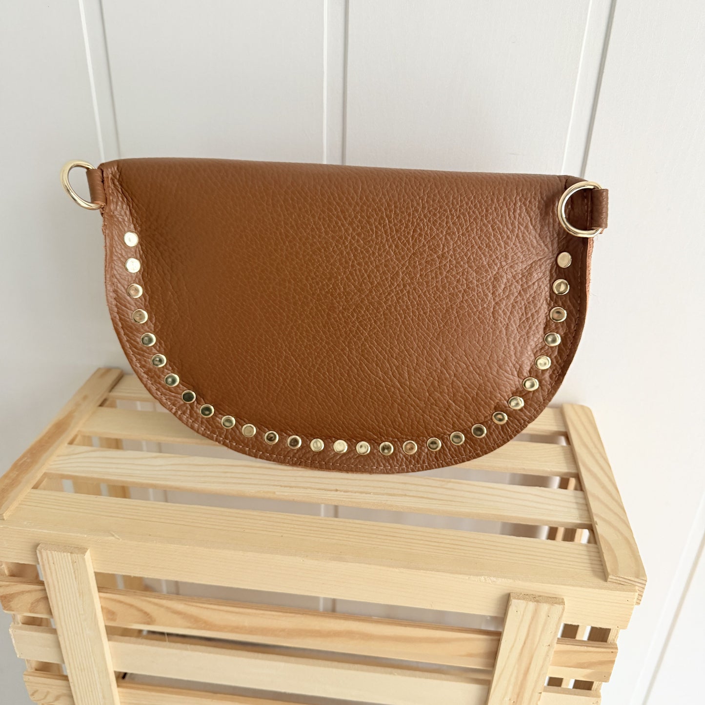 Riñonera piel tachas camel