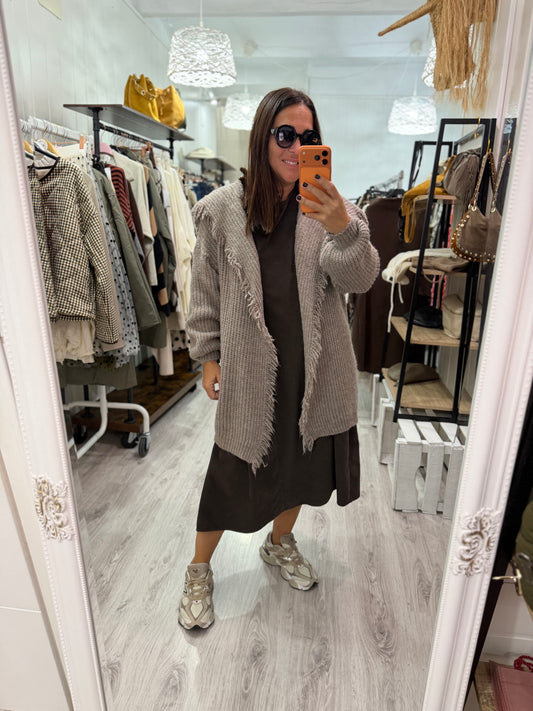 Vestido Sira oversize micropana chocolate