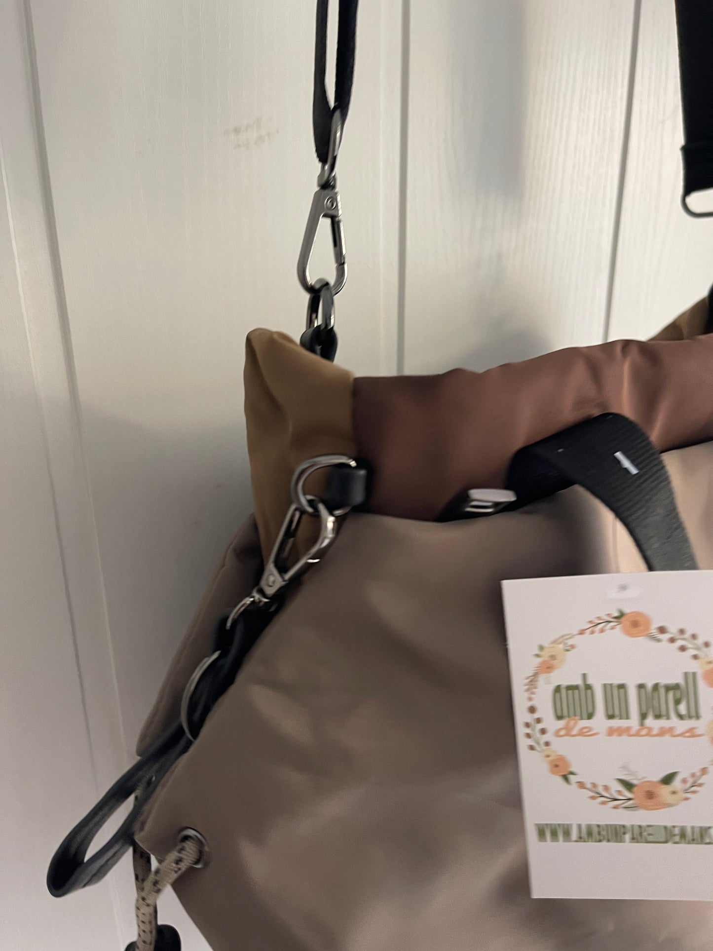 Bolso 3 en 1 café : de mano-mochila-bandolera