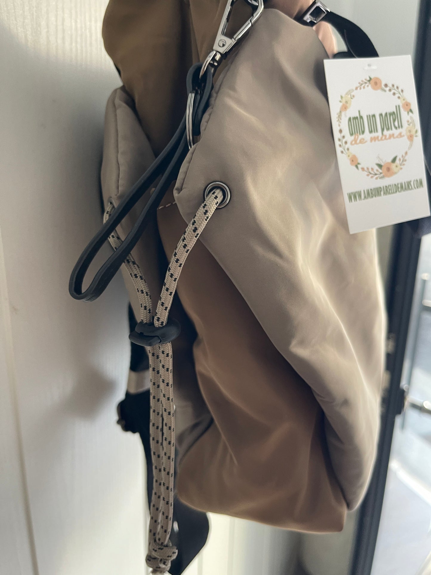 Bolso 3 en 1 café : de mano-mochila-bandolera