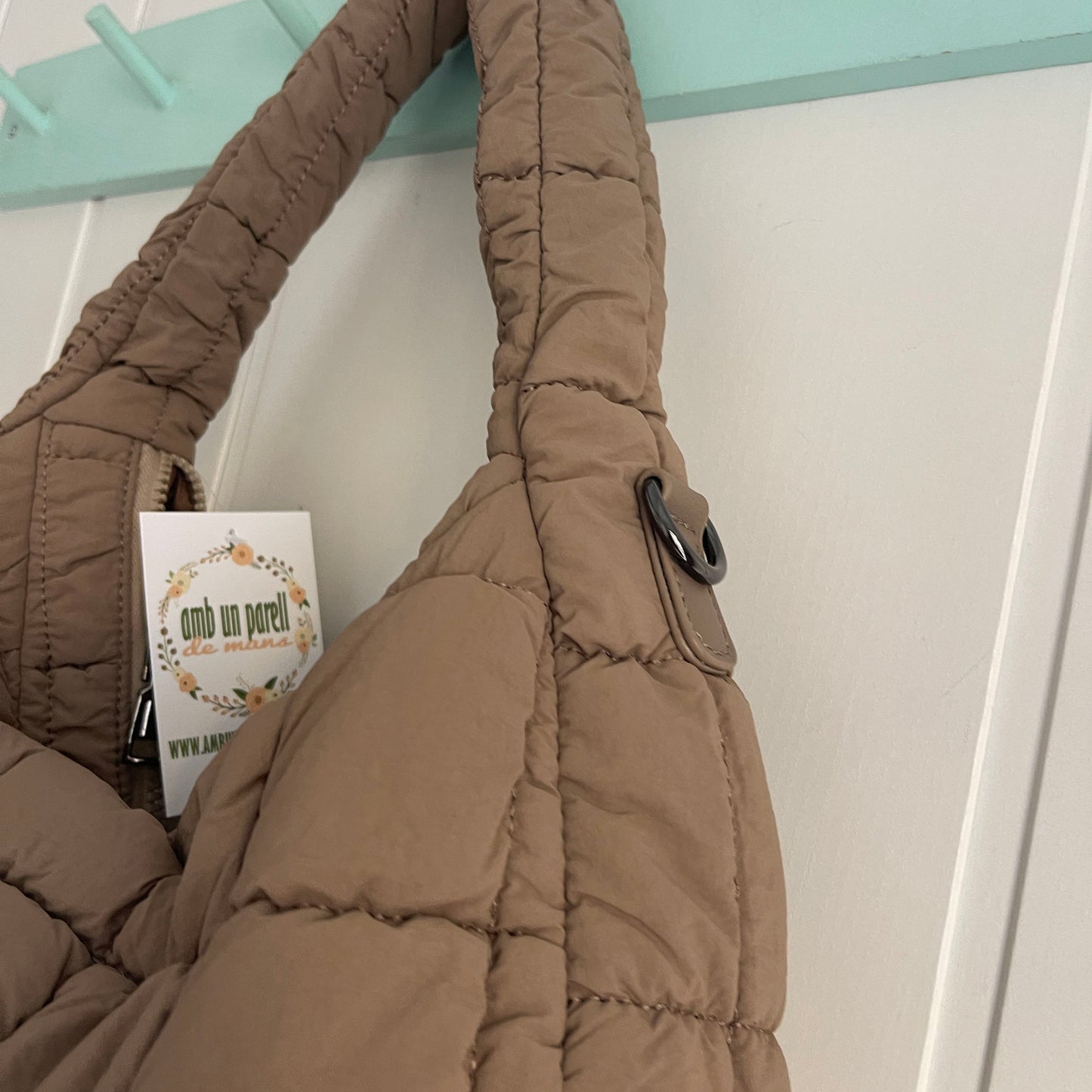 Bolso Midi Scrunch camel - de hombro y bandolera