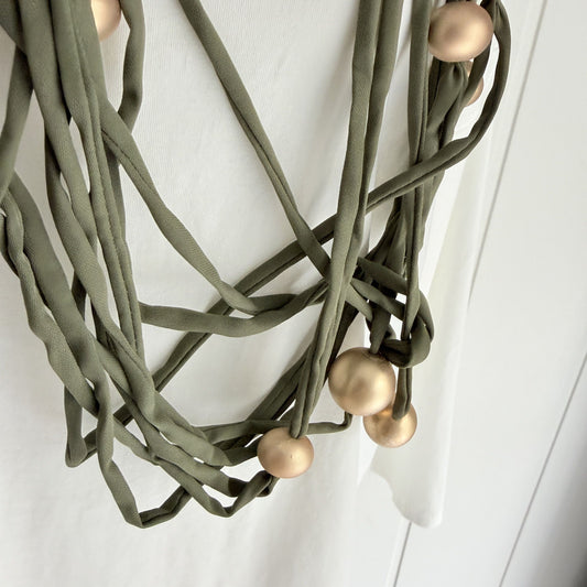 Collar Constelación kaki