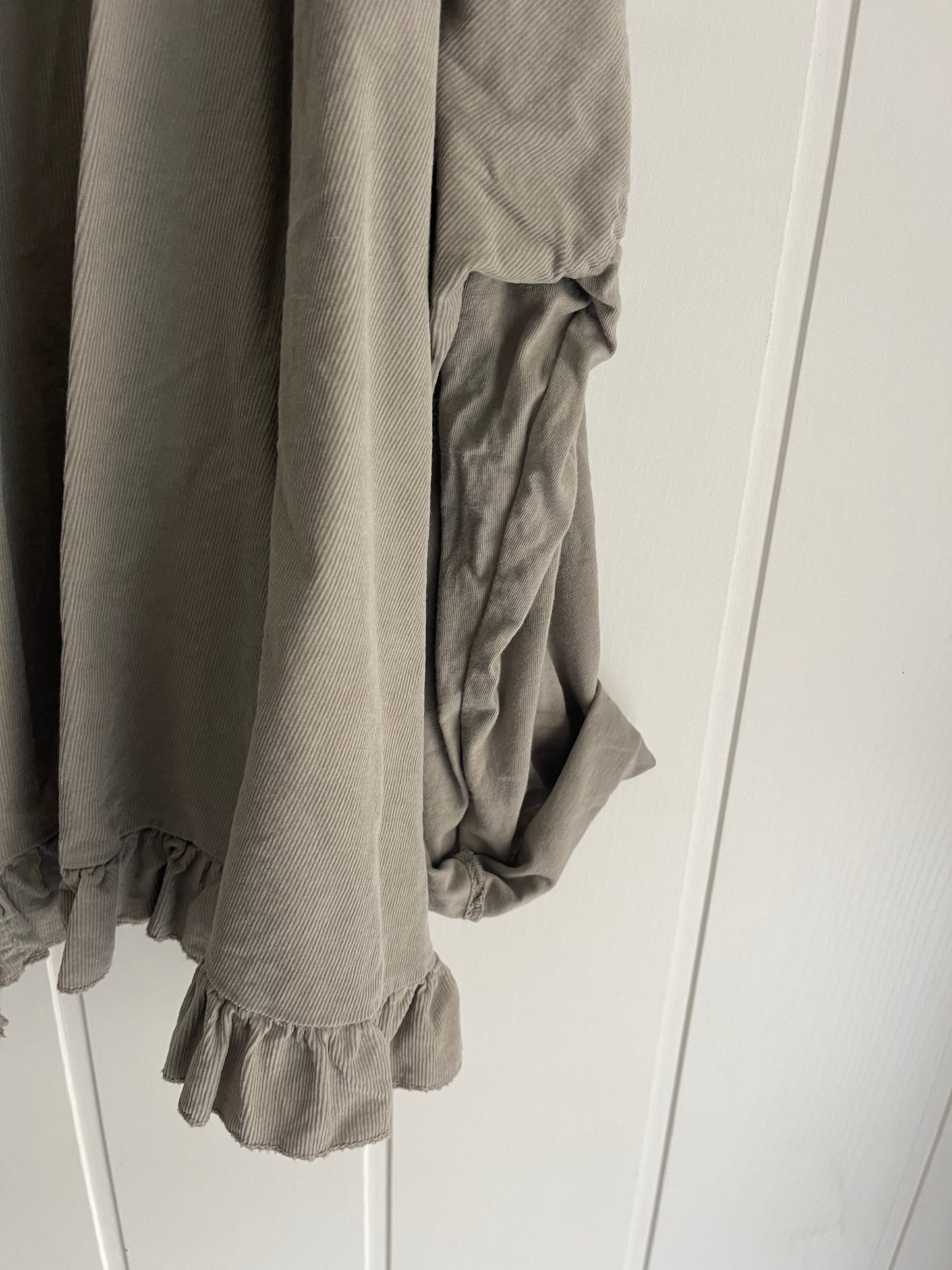 Camiseta Aichi oversize taupe
