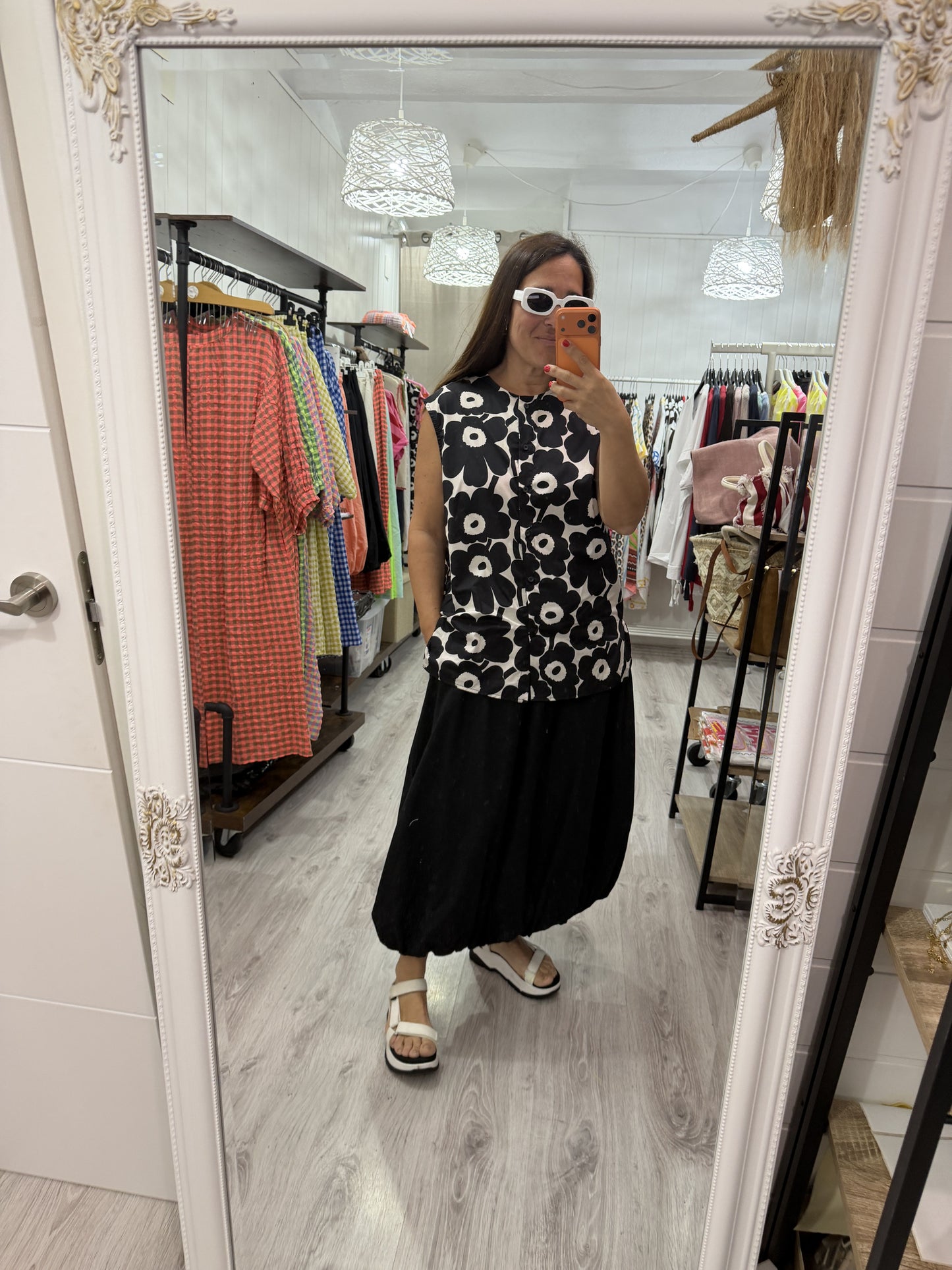 Blusa Sakura Flores negro y marfil