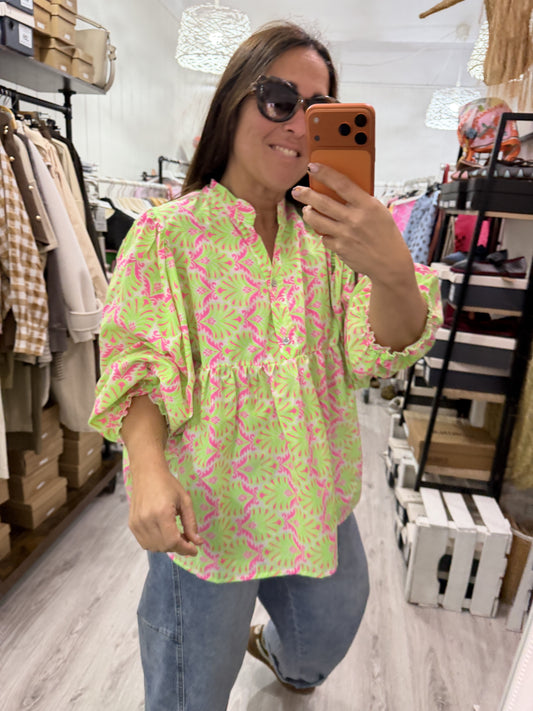 Blusa Santorini oversize verde y fucsia fluor