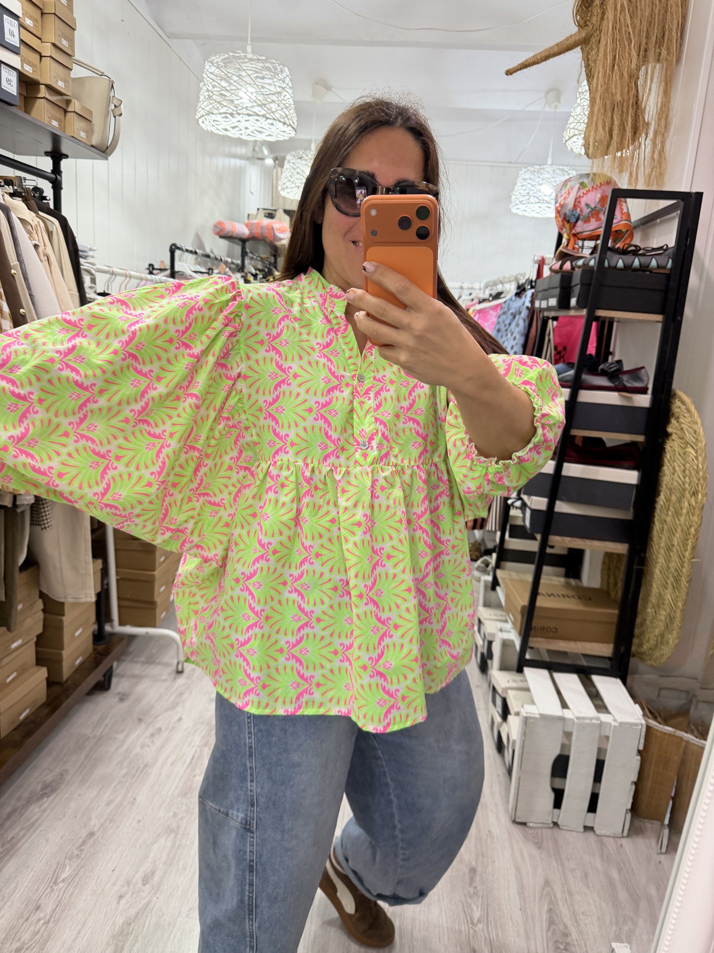Blusa Santorini oversize verde y fucsia fluor