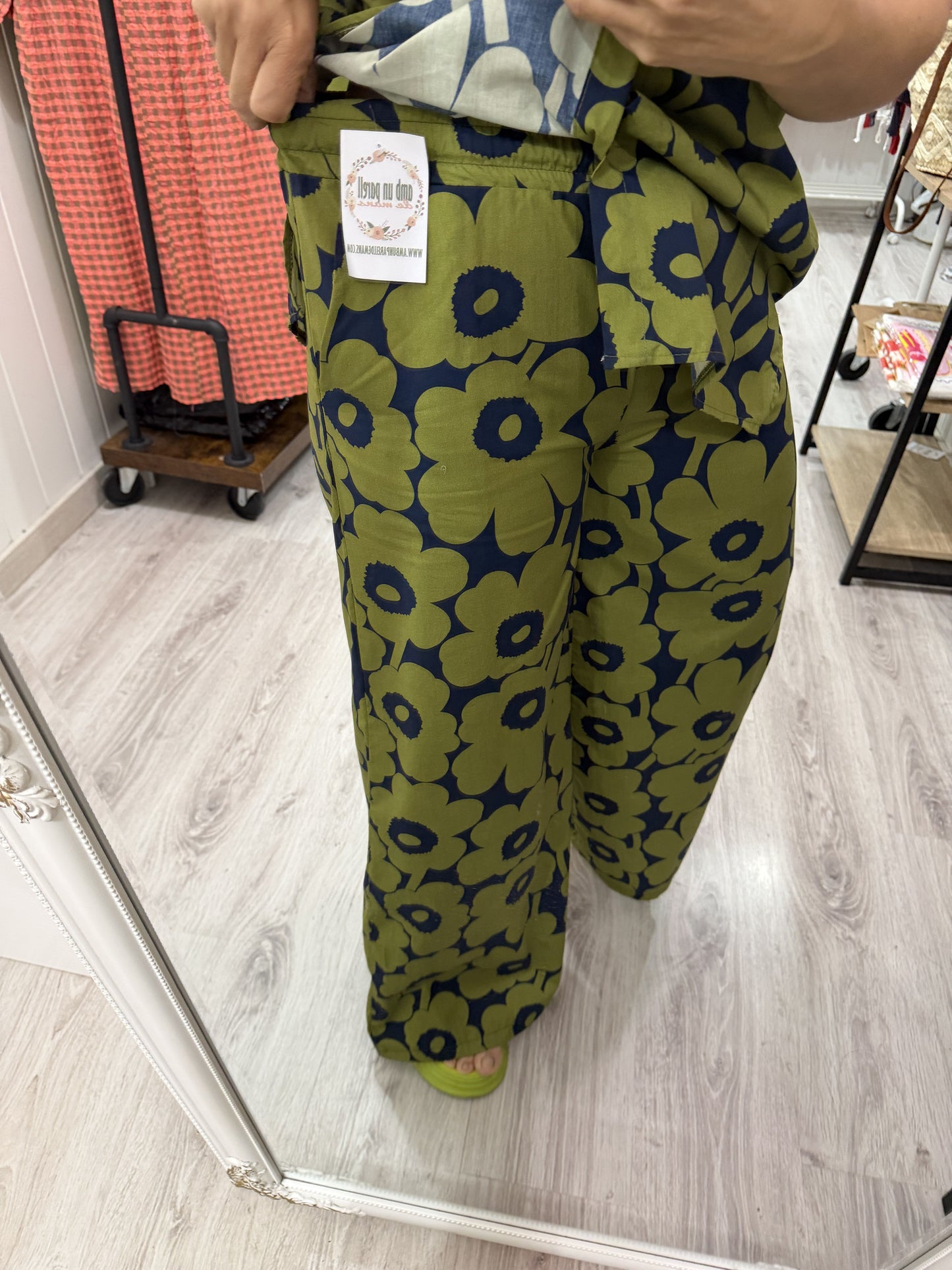 Pantalón Sakura Flores marino y verde