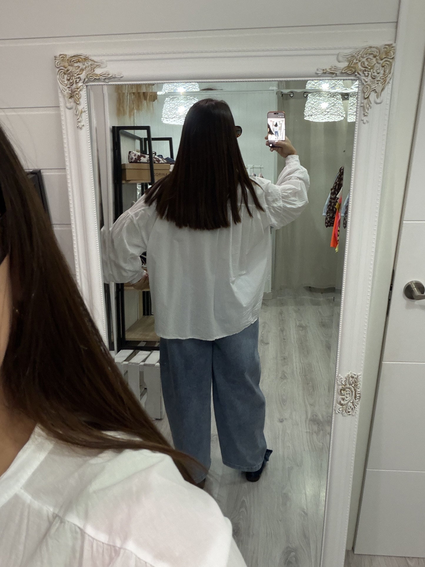 Blusón oversize cuello pico blanco