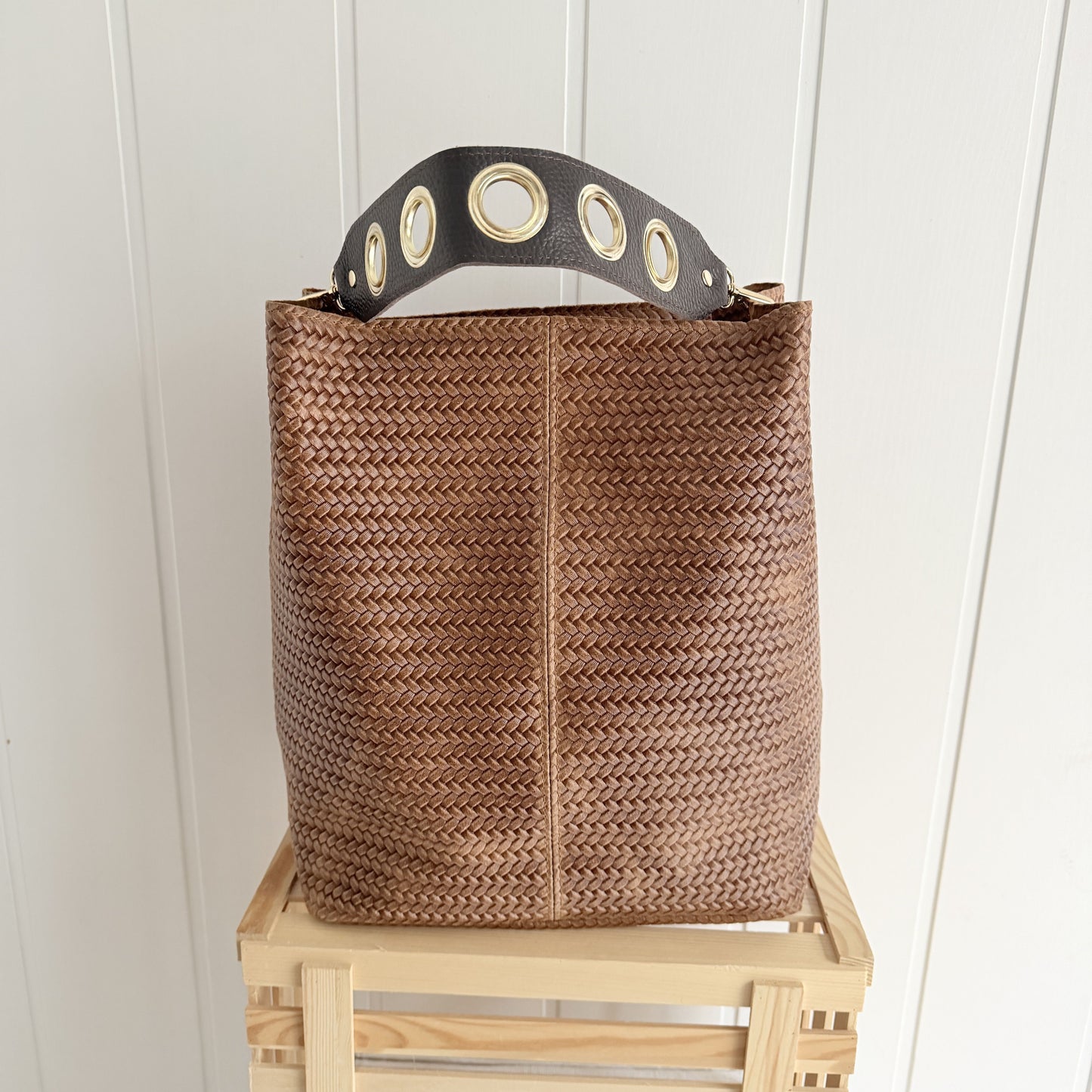 Bolso Piel Cube efecto trenzado camel