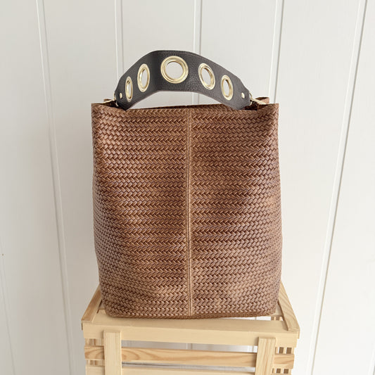 Bolso Piel Cube efecto trenzado camel