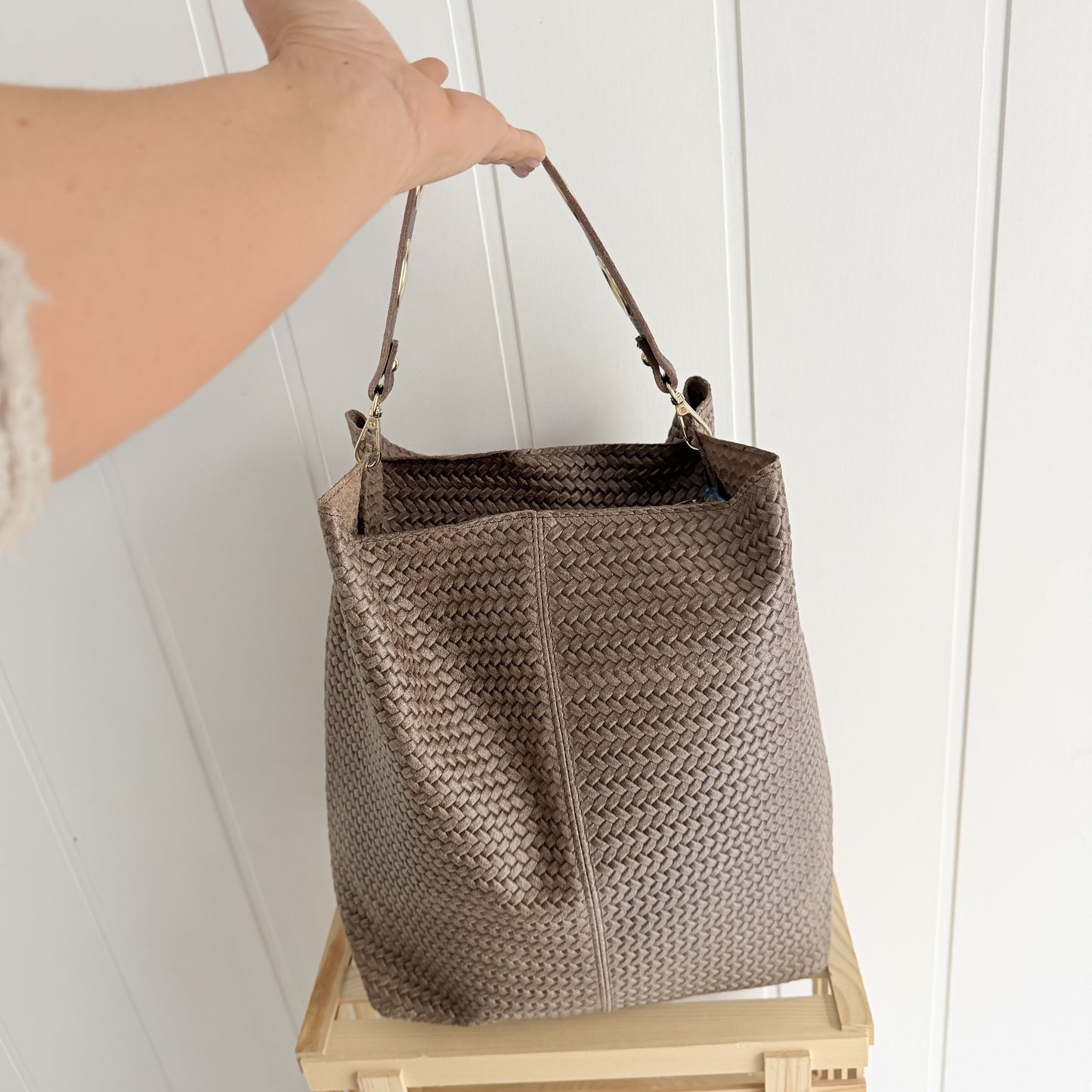 Bolso Piel Cube efecto trenzado taupe