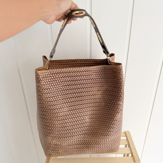 Bolso Piel Cube efecto trenzado camel