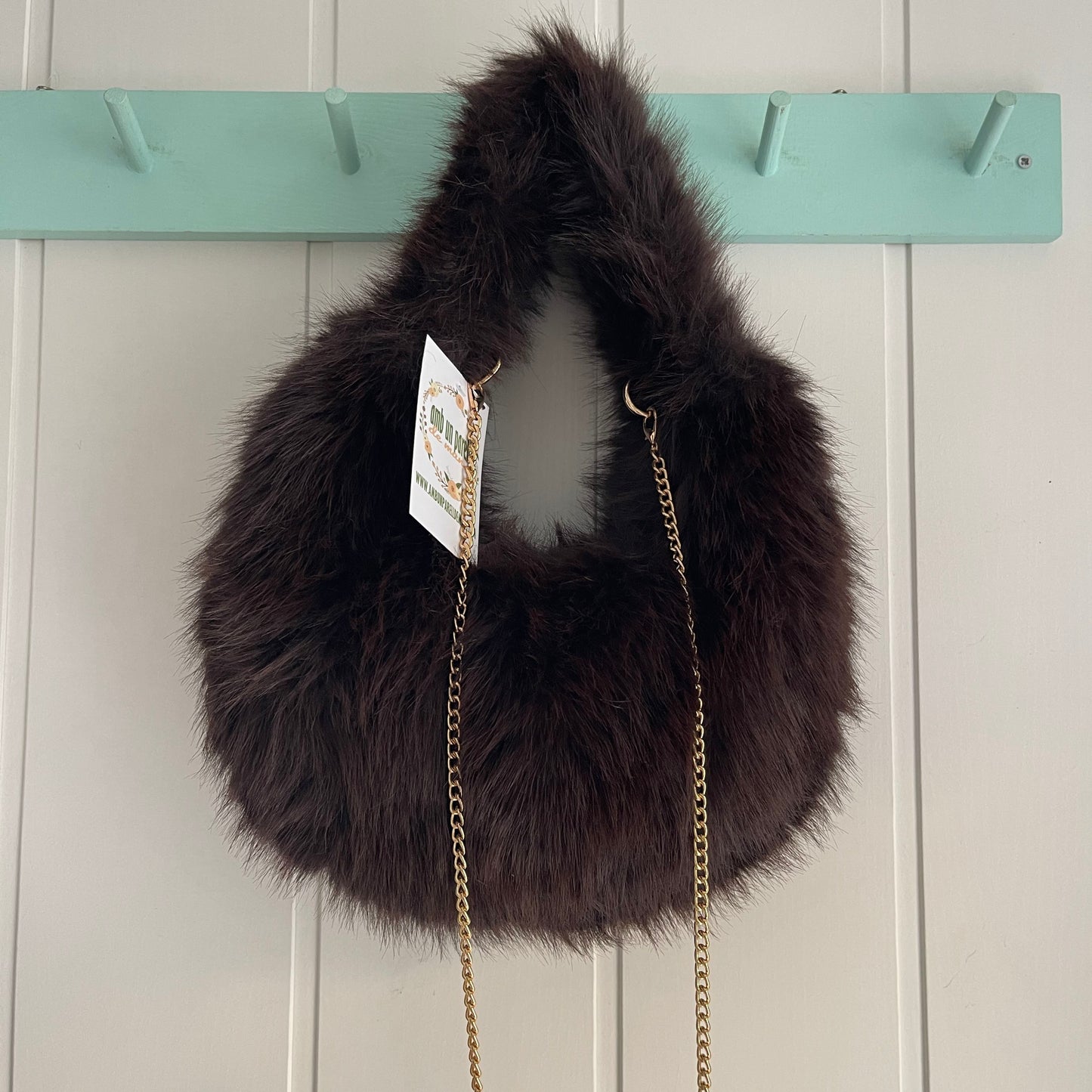 Bolso Fluffy mini chocolate - con cadena bandolera