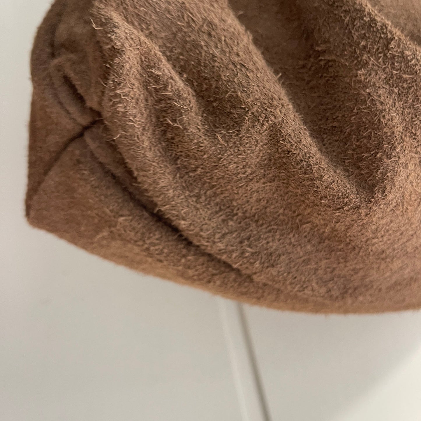 Bolso Knot piel taupe - con asa bandolera